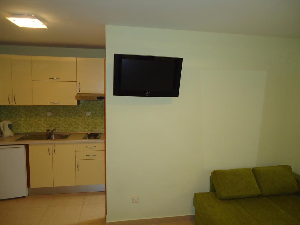 Villa Grgo Apartments Tučepi Стая снимка