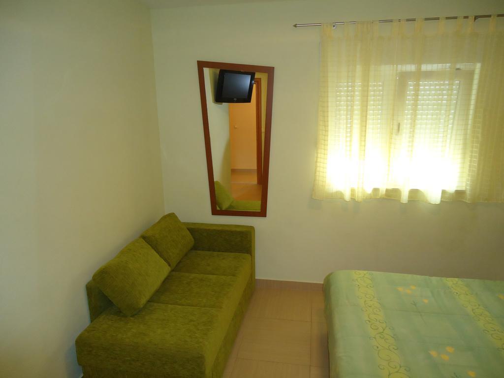 Villa Grgo Apartments Tučepi Стая снимка