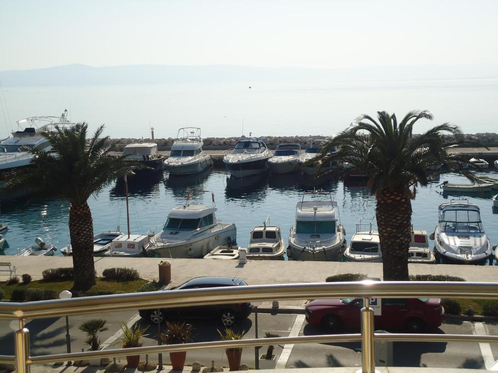 Villa Grgo Apartments Tučepi Стая снимка