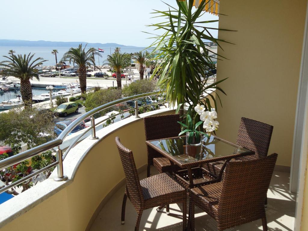 Villa Grgo Apartments Tučepi Стая снимка