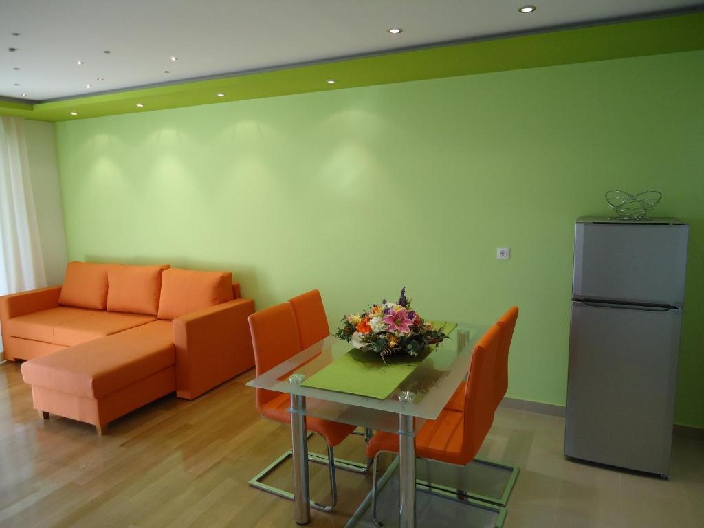 Villa Grgo Apartments Tučepi Стая снимка