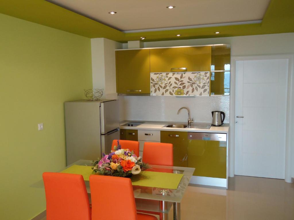 Villa Grgo Apartments Tučepi Стая снимка